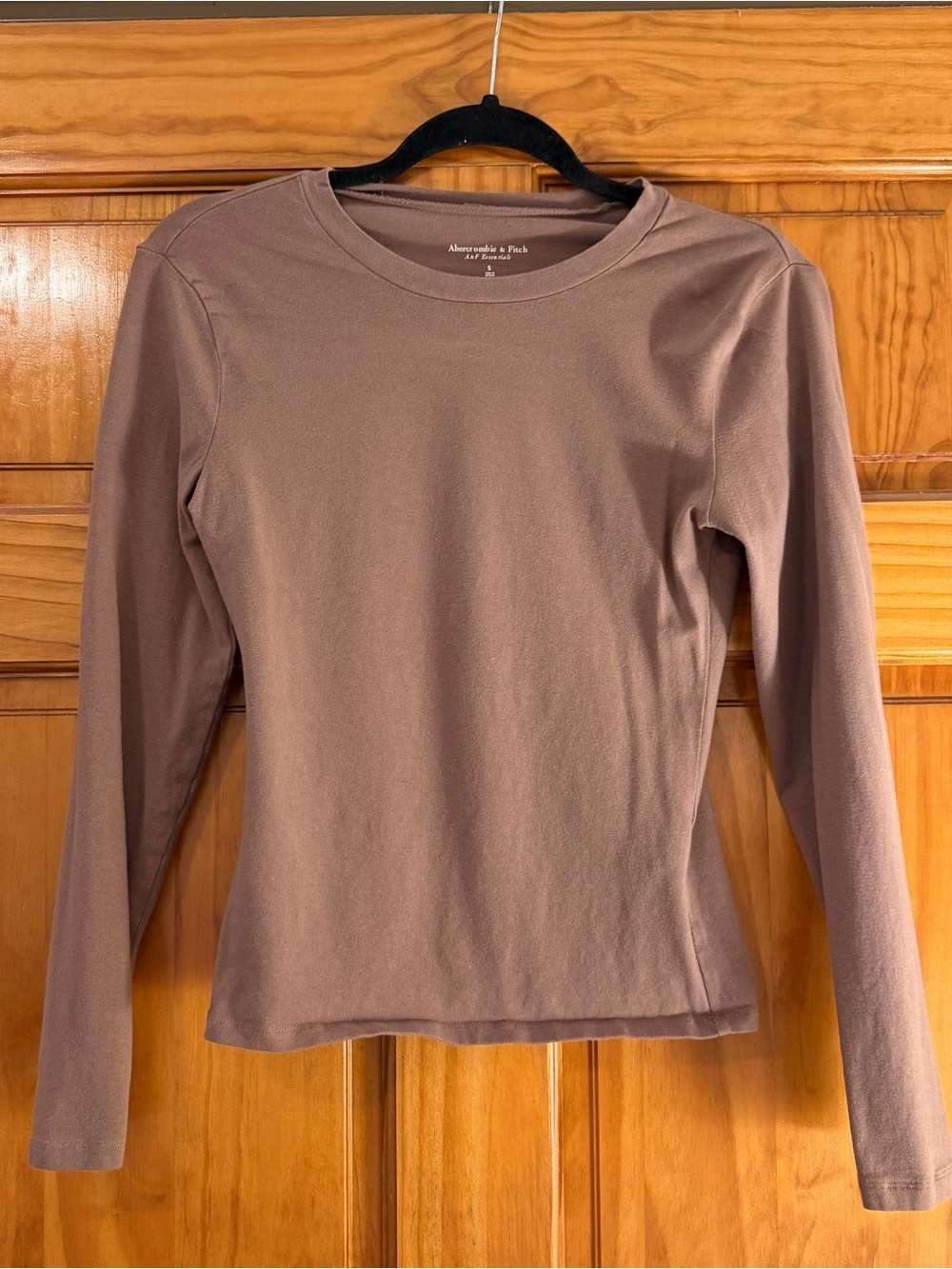 Abercrombie A&F Essentials Long Sleeve T-Shirt